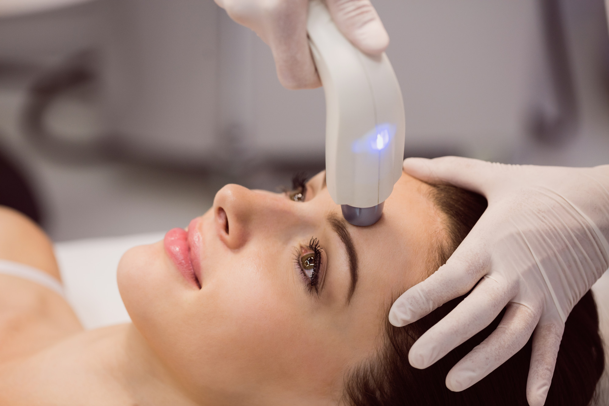 Anti-aging radio frequency facial